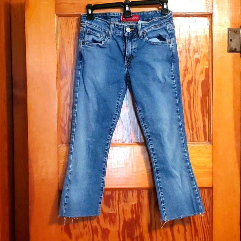 Levi Capri